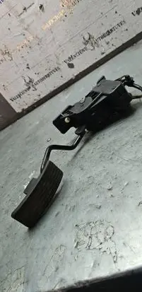 Mitsubishi Grandis Accelerator throttle pedal APM30005