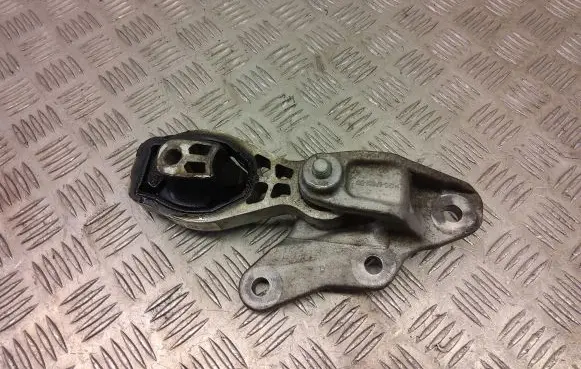 Ford Ecosport Engine mount bracket h1bg6p082dc