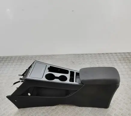 Hyundai Kona I Center console 84611K4500