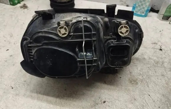 Volkswagen Golf IV Headlight/headlamp 084411183L 083411108L 08441113GL