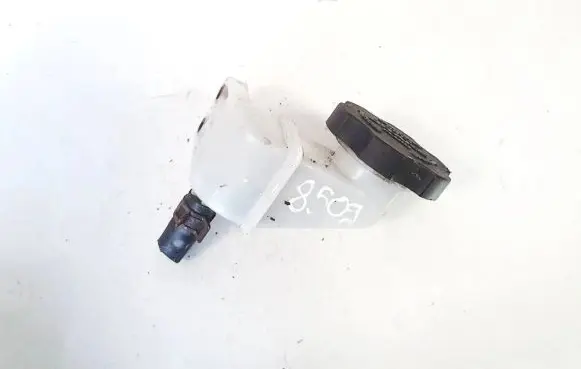 Chevrolet Captiva Brake fluid reservoir 