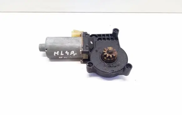 Mercedes-Benz ML W163 Front door window regulator motor 990407100