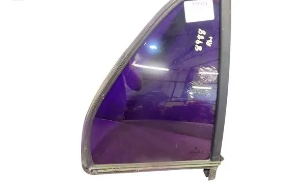 Skoda Fabia Mk1 (6Y) Front door window glass four-door