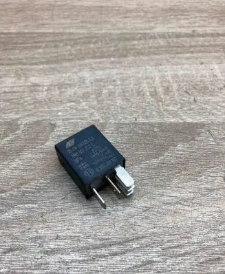 Volkswagen Golf IV Other relay 7M0951253C 0332201102