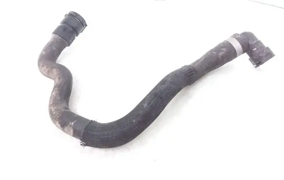 Volvo V70 Engine coolant pipe/hose