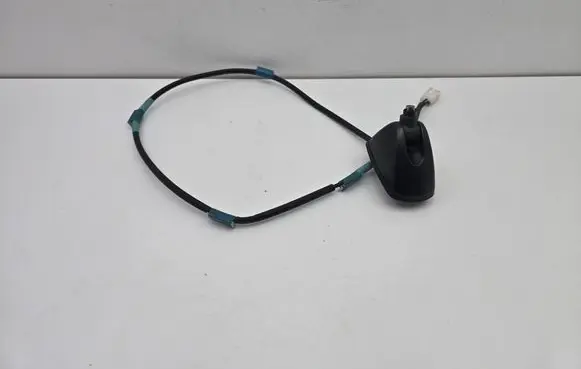 Toyota Prius+ (ZVW40) Radio antenna V307525C