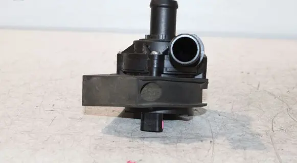 Volkswagen Golf VII Electric auxiliary coolant/water pump 5Q0965567