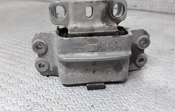 Skoda Octavia Mk2 (1Z) Engine mount bracket 1K0199555L