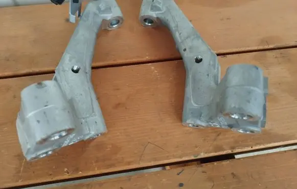 Citroen DS7 Crossback Engine mounting bracket S0312B