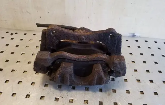 Toyota Corolla Verso AR10 Front brake caliper
