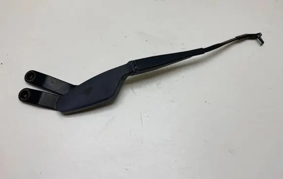Mercedes-Benz C W204 Front wiper blade arm A2048201544
