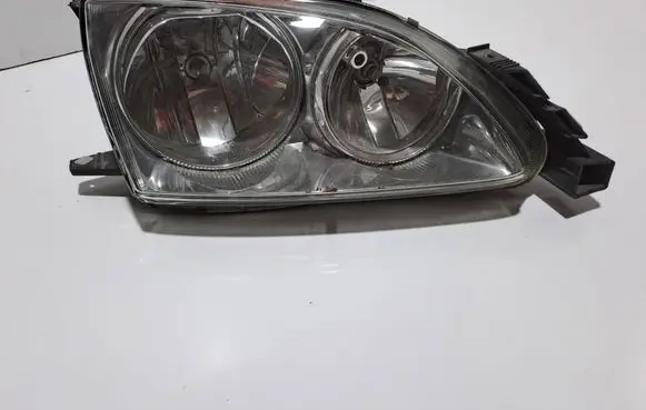 Toyota Avensis T220 Headlight/headlamp 54534380