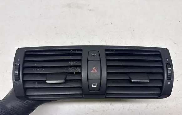 BMW 1 E81 E87 Dash center air vent grill 7059189