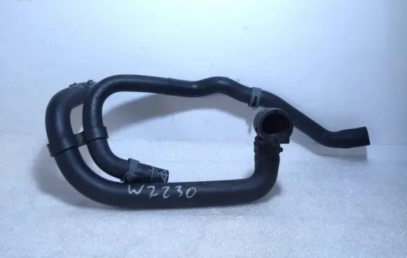 Volkswagen PASSAT B7 Engine coolant pipe/hose 3AA121156 W082