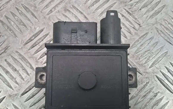 Mercedes-Benz C W204 Glow plug pre-heat relay A6461532579