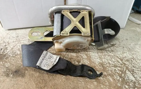 Chrysler 300C Front seatbelt