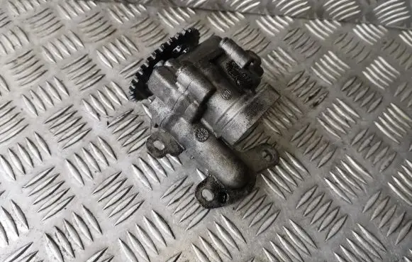 Ford Mondeo Mk III Oil pump 267492 25861AE 1S7Q6600