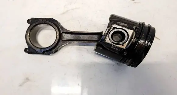 Ford Focus Piston with connecting rod