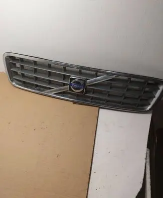 Volvo XC90 Front bumper upper radiator grill 30695512