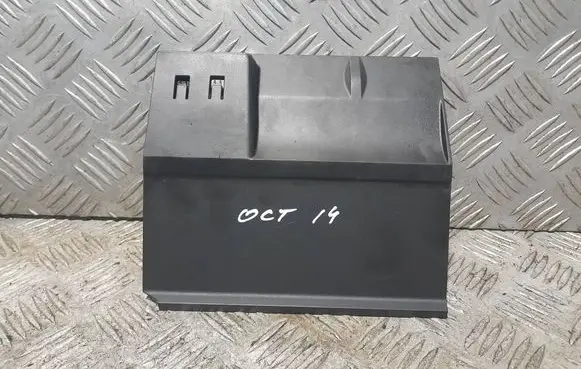Skoda Octavia Mk3 (5E) USB socket connector 5E2857367