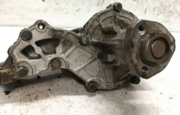 Volkswagen Golf III Water pump 