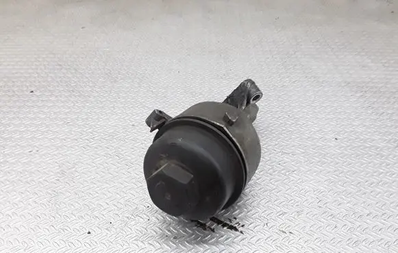 Volkswagen Polo IV 9N3 Oil filter mounting bracket 03D115403D