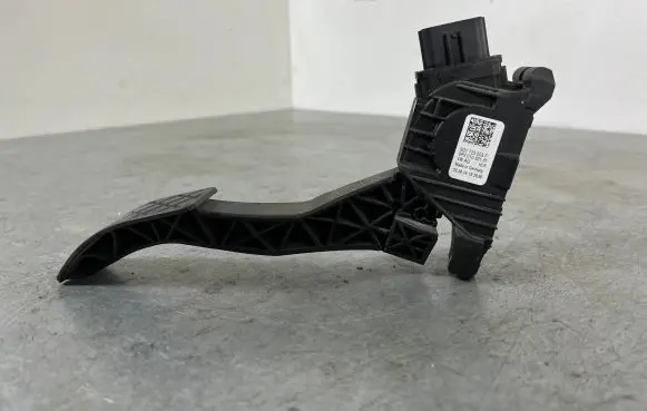 Skoda Octavia Mk3 (5E) Accelerator throttle pedal 5Q1723503F