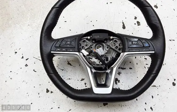 Nissan Leaf II (ZE1) Steering wheel
