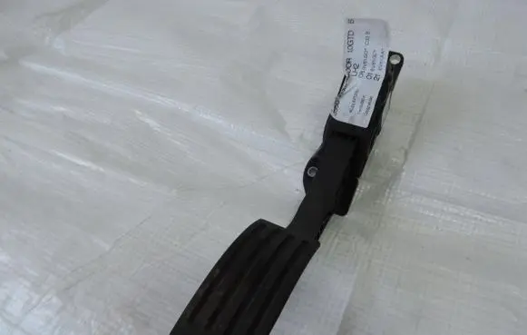 Ford Focus Accelerator throttle pedal EV61-9F836-AA