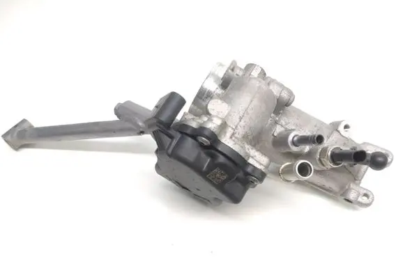 Volkswagen Tiguan Throttle valve 04L128637A 04l128063aa