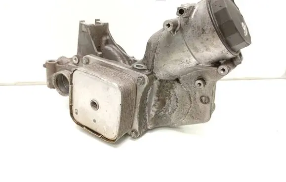 Honda CR-V Oil filter mounting bracket 088048 10Y04
