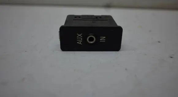 Mini One - Cooper Coupe R56 AUX in-socket connector 6930561