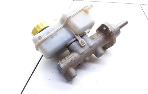 Skoda Praktik (5J8) Master brake cylinder X5617 N2038