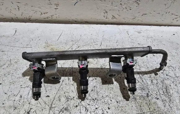 Fuel injector