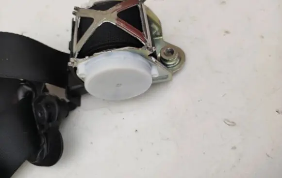 BMW 4 F36 Gran coupe Front seatbelt 33028136 65764 1000045