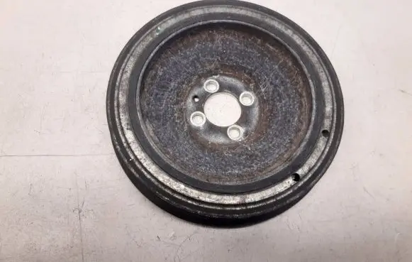 Opel Zafira C Crankshaft pulley 55586935