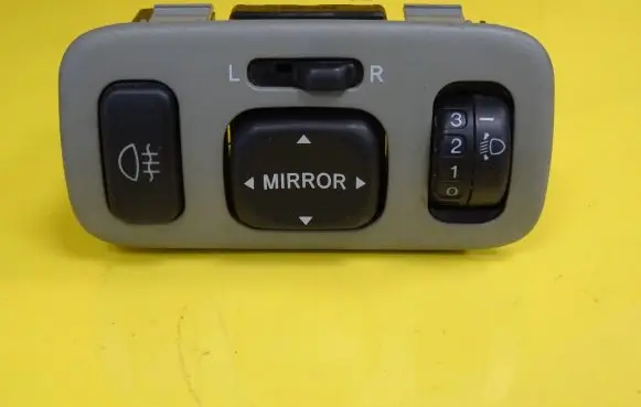Toyota Yaris Wing mirror switch 777193
