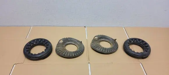 Ford Focus ST Rear coil spring rubber mount AV615599DD