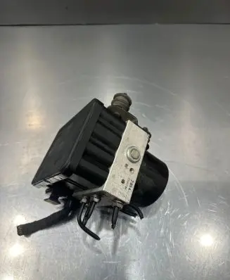 Volkswagen Golf Plus ABS Pump 1K0907379AC 00005305H0 10096003593