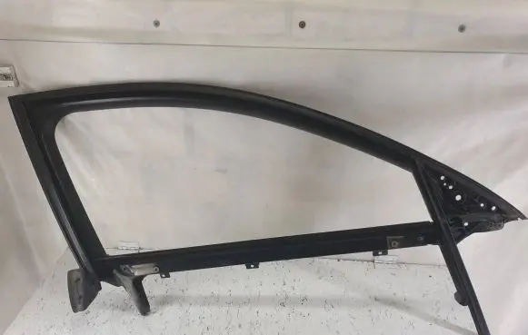 Audi A6 S6 C6 4F Front door window/glass frame 4F0837630
