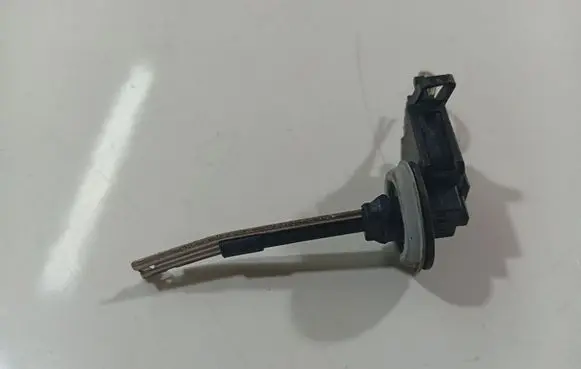 Volkswagen Polo IV 9N3 Interior temperature sensor 104771060