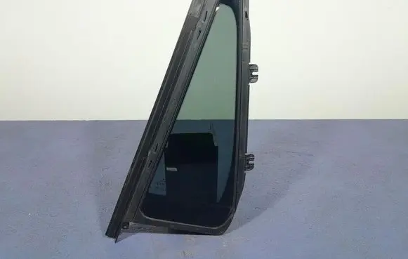 Volvo XC90 Rear door window glass 31352994