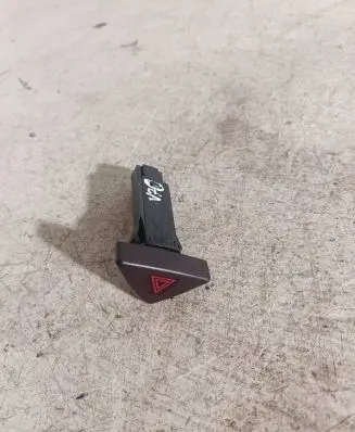 Volvo V70 Hazard light switch 9441045 01W402