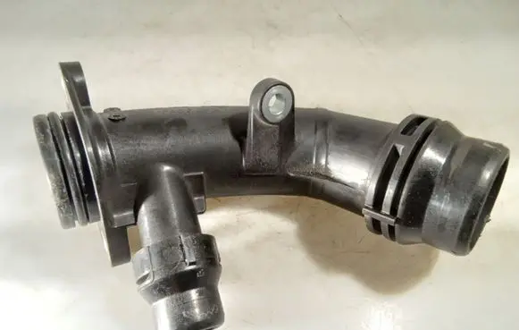 Mercedes-Benz C W205 Engine coolant pipe/hose A6512001051