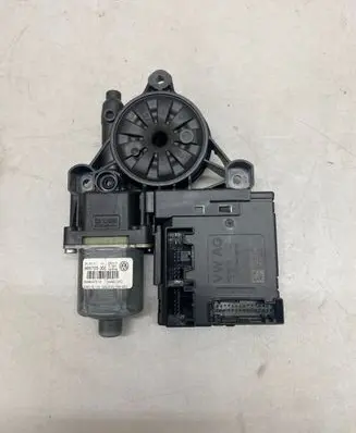 Volkswagen PASSAT B7 Front door window regulator motor 3C0959793C 918432110