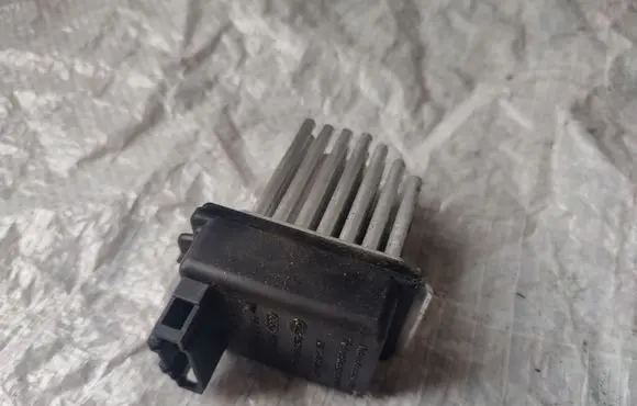 Audi A6 S6 C5 4B Heater blower motor/fan resistor 5DS00646702