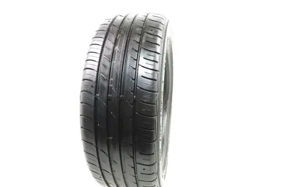 Volkswagen Golf V R16 summer tire 
