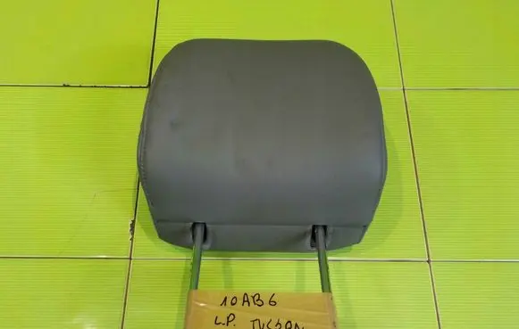 Hyundai Tucson JM Front seat headrest PRZOD 10AB6