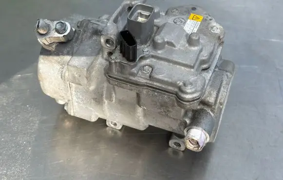 Lexus NX Air conditioning (A/C) compressor (pump) ES27C 0422000533