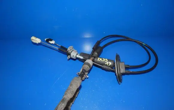 Hyundai ix35 Gear shift cable linkage 437942Y450